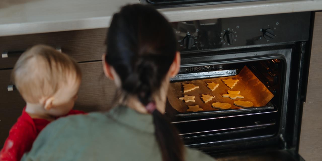 221118_Baka pepparkakor_foto Mostphotos_2x1.jpg