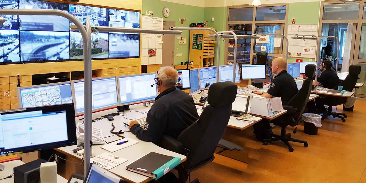 Ledningsoperatörer på Storstockholms räddningscentral i Täby